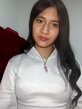 Snapshot of KarolaMendez chatting on May 17, 2026, 3:15 am KarolaMendez online show from May 17, 2026, 3:15 am