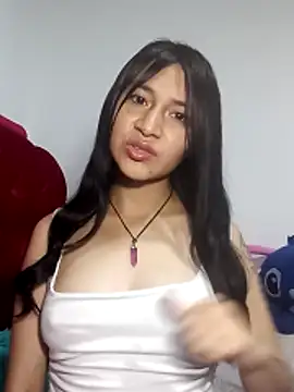 Snapshot of KarolaMendez chatting on May 29, 2026, 9:13 pm KarolaMendez online show from May 29, 2026, 9:13 pm