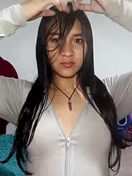 Snapshot of KarolaMendez chatting on July 1, 2026, 1:07 am KarolaMendez online show from July 1, 2026, 1:07 am