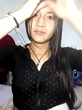 Snapshot of KarolaMendez chatting on July 13, 2026, 12:02 am KarolaMendez online show from July 13, 2026, 12:02 am