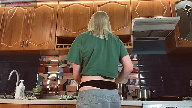 ivygenesis online show from March 25, 2026, 5:52 pm