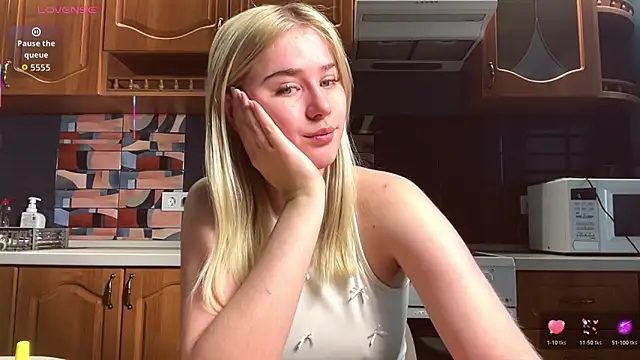 ivygenesis online show from April 17, 2026, 3:09 am