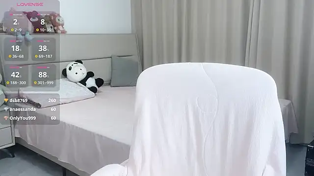 Sisi-000 online show from April 16, 2026, 9:39 pm