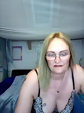 roxy 74 online show from April 13, 2026, 8:42 am