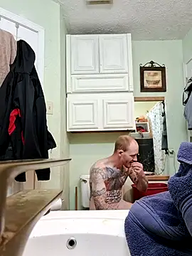Snapshot of redandjuicy chatting on April 19, 2026, 2:55 am redandjuicy online show from April 19, 2026, 2:55 am