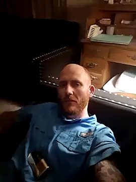 Snapshot of redandjuicy chatting on May 24, 2026, 1:54 am redandjuicy online show from May 24, 2026, 1:54 am