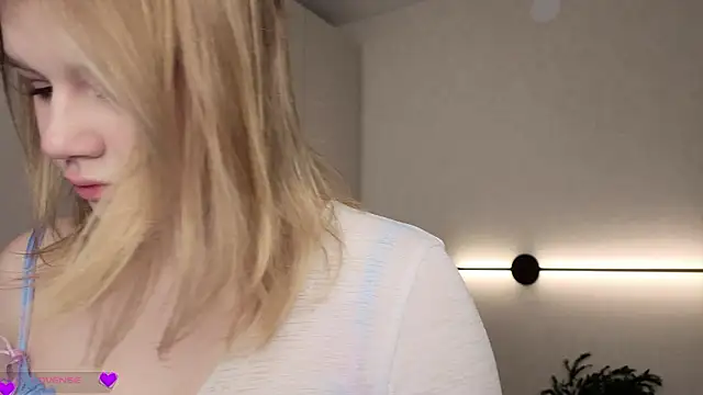 Snapshot of AureliaAngel chatting on March 29, 2026, 9:59 pm AureliaAngel online show from March 29, 2026, 9:59 pm