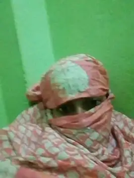 nidhiyadav00 online show from April 10, 2026, 7:18 pm