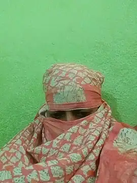 nidhiyadav00 online show from April 11, 2026, 8:07 am