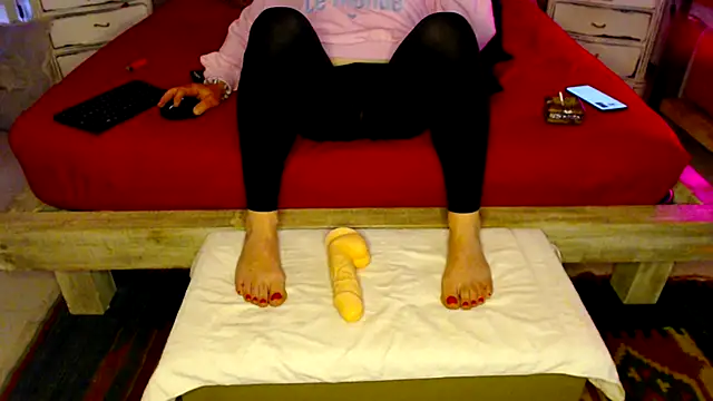 Snapshot of feetandcock85 chatting on April 26, 2026, 4:48 pm feetandcock85 online show from April 26, 2026, 4:48 pm
