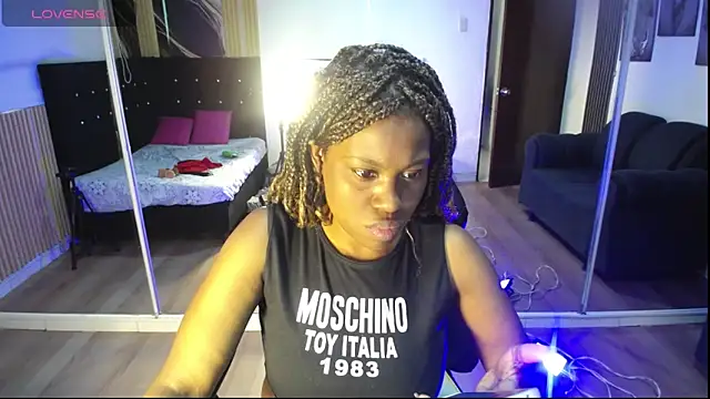 Snapshot of Ebony_rizon chatting on April 18, 2026, 1:37 pm Ebony rizon online show from April 18, 2026, 1:37 pm