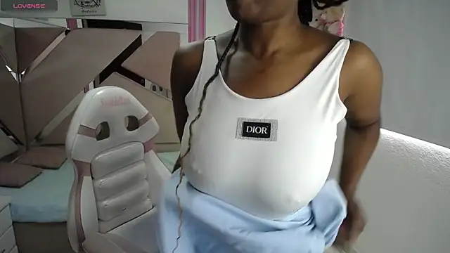 Snapshot of Ebony_rizon chatting on April 21, 2026, 1:39 pm Ebony rizon online show from April 21, 2026, 1:39 pm