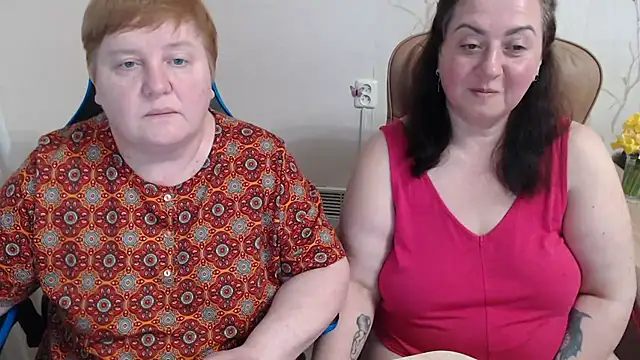 Snapshot of Lindy-Jeanie chatting on April 6, 2026, 6:42 pm Lindy-Jeanie online show from April 6, 2026, 6:42 pm