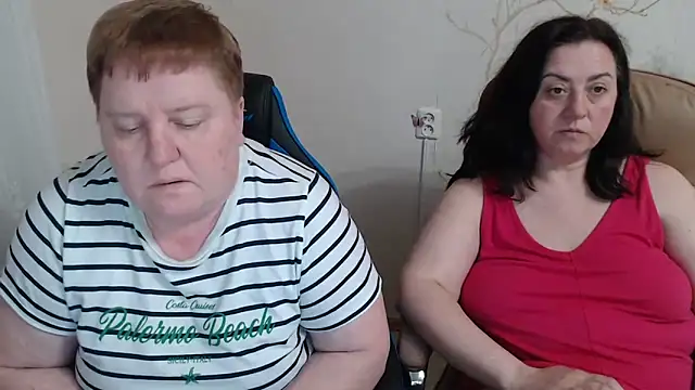 Snapshot of Lindy-Jeanie chatting on April 18, 2026, 7:29 pm Lindy-Jeanie online show from April 18, 2026, 7:29 pm