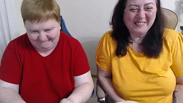 Snapshot of Lindy-Jeanie chatting on April 29, 2026, 7:42 pm Lindy-Jeanie online show from April 29, 2026, 7:42 pm