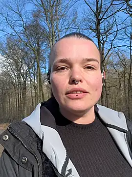 Snapshot of YoungLoreena chatting on March 16, 2026, 2:10 pm YoungLoreena online show from March 16, 2026, 2:10 pm