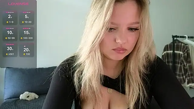 bettyloveu online show from June 25, 2026, 7:13 am