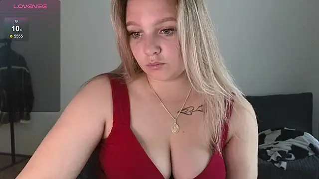 bettyloveu online show from July 6, 2026, 3:03 pm