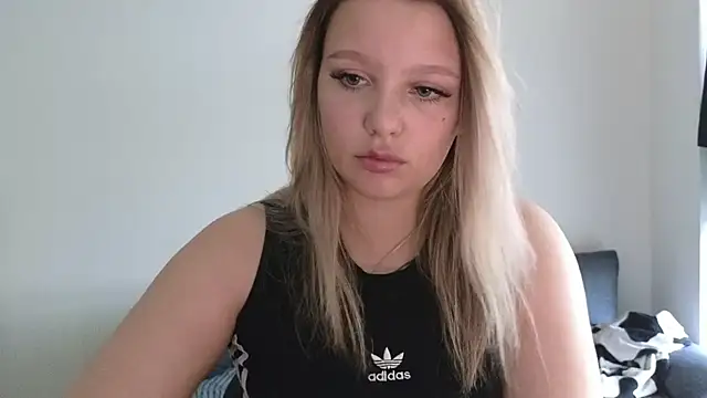 bettyloveu online show from July 28, 2026, 11:05 am