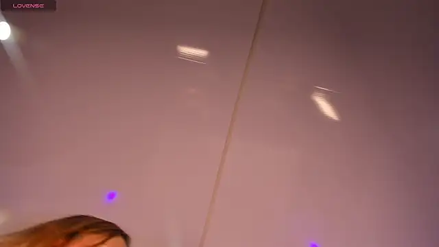 cuttie blondie online show from April 24, 2026, 11:23 am