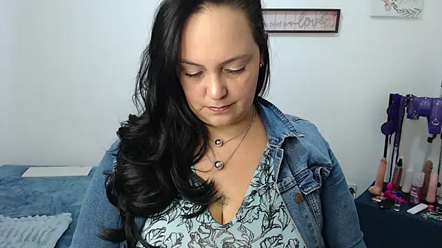 Snapshot of Veroniicabbw_ chatting on May 22, 2026, 1:06 pm Veroniicabbw online show from May 22, 2026, 1:06 pm