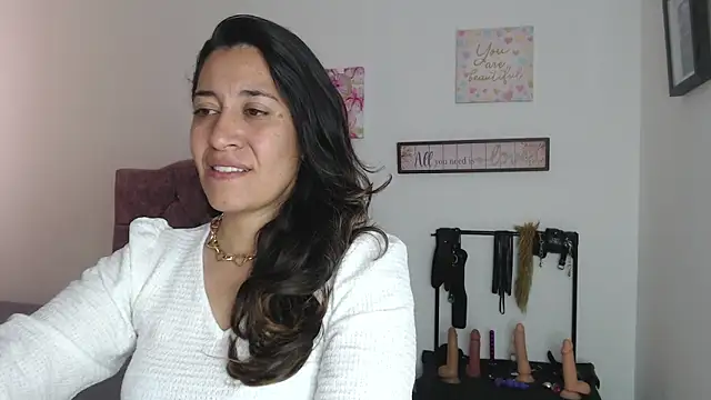 violeta scott online show from June 15, 2026, 2:30 pm