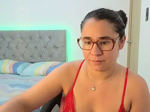 Snapshot of estrellajunior chatting on June 9, 2026, 11:22 am estrellajunior online show from June 9, 2026, 11:22 am