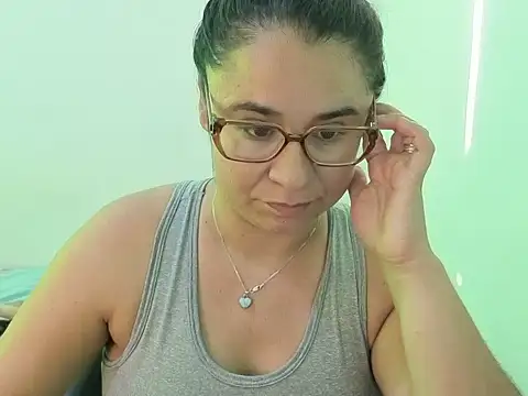Snapshot of estrellajunior chatting on July 16, 2026, 11:27 am estrellajunior online show from July 16, 2026, 11:27 am