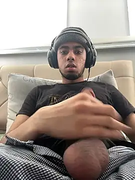 iLoveGirlsOnlyStr8Asf online show from April 8, 2026, 4:51 pm