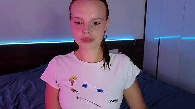 Snapshot of mollybossy chatting on July 19, 2026, 12:14 am mollybossy online show from July 19, 2026, 12:14 am