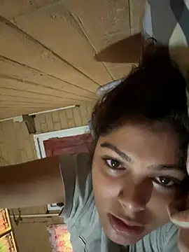 Snapshot of Snowygirl11 chatting on June 4, 2026, 5:57 am Snowygirl11 online show from June 4, 2026, 5:57 am