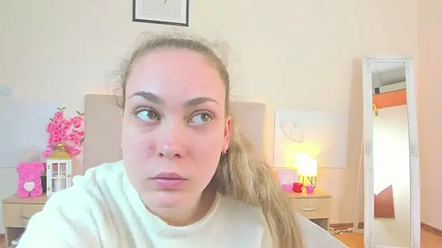 MelanieCuty online show from April 1, 2026, 5:30 am