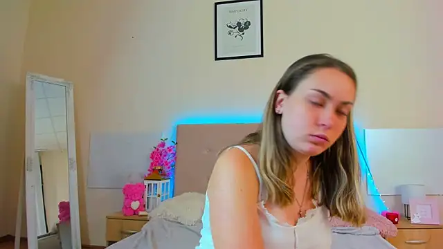 MelanieCuty online show from July 23, 2026, 5:38 am