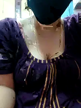 tulidas96778 online show from April 3, 2026, 2:26 pm