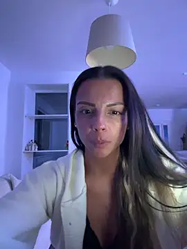 Snapshot of SweetLillySugar chatting on March 17, 2026, 10:13 pm SweetLillySugar online show from March 17, 2026, 10:13 pm