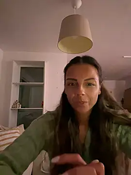 Snapshot of SweetLillySugar chatting on April 1, 2026, 9:12 pm SweetLillySugar online show from April 1, 2026, 9:12 pm