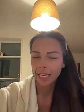 Snapshot of SweetLillySugar chatting on April 10, 2026, 9:52 pm SweetLillySugar online show from April 10, 2026, 9:52 pm