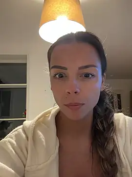 Snapshot of SweetLillySugar chatting on April 11, 2026, 10:14 pm SweetLillySugar online show from April 11, 2026, 10:14 pm