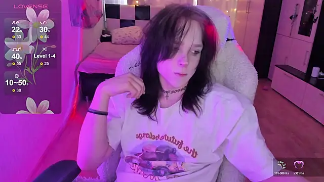 Snapshot of Simochka_w chatting on April 1, 2026, 10:38 am Simochka w online show from April 1, 2026, 10:38 am