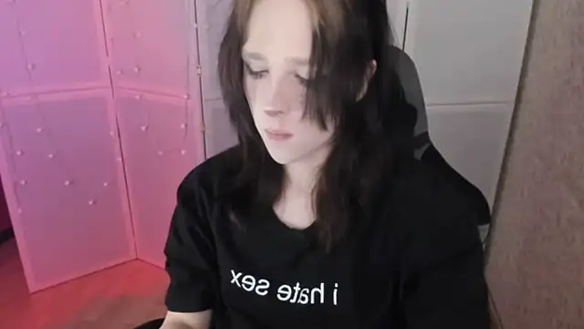 Snapshot of Simochka_w chatting on May 8, 2026, 4:40 am Simochka w online show from May 8, 2026, 4:40 am