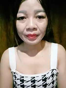Snapshot of Yiyi102300 chatting on May 29, 2026, 9:46 pm Yiyi102300 online show from May 29, 2026, 9:46 pm
