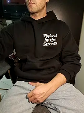 Snapshot of lucasardyn chatting on March 15, 2026, 5:41 pm lucasardyn online show from March 15, 2026, 5:41 pm