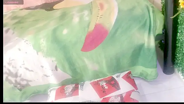 Snapshot of hotlatinaluna23 chatting on April 25, 2026, 2:14 pm hotlatinaluna23 online show from April 25, 2026, 2:14 pm