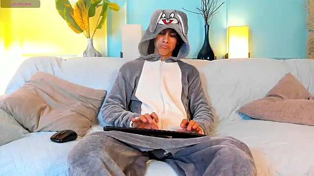 Cheys Mast online show from April 14, 2026, 7:31 pm