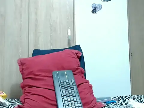 Snapshot of violeta36 chatting on July 8, 2026, 10:42 am violeta36 online show from July 8, 2026, 10:42 am