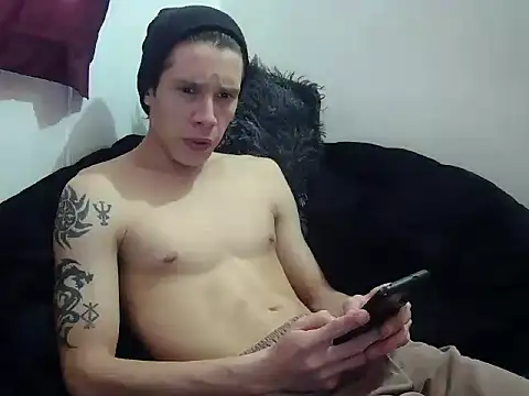 Snapshot of crixus11111 chatting on April 15, 2026, 5:31 pm crixus11111 online show from April 15, 2026, 5:31 pm