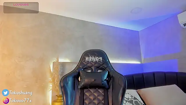 tokioshuang online show from April 24, 2026, 11:40 pm