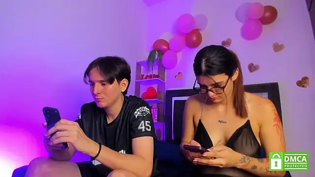 Snapshot of Mariana_and_Ronny chatting on May 16, 2026, 8:07 pm Mariana and Ronny online show from May 16, 2026, 8:07 pm