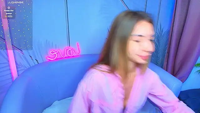 Snapshot of Eva__Morris chatting on June 11, 2026, 2:00 am Eva Morris online show from June 11, 2026, 2:00 am