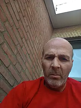 Snapshot of Iulian81 chatting on July 30, 2026, 6:01 am Iulian81 online show from July 30, 2026, 6:01 am